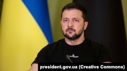 За словами Зеленського, підрив дамби Каховської ГЕС спричинив серйозні природні, суспільні й гуманітарні виклики, зокрема, очікується затоплення 35-80 населених пунктів