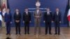 Predsednik Srbije Aleksandar Vučić sa diplomatama takozvane "velike petorke" - predstavnici EU, SAD, Francuske, Nemačke i Italije, u Beogradu 21. oktobra 2023.