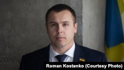 Роман Костенко