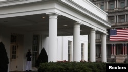 За даними WSJ, Трамп побоюється, що цей законопроєкт може завдати шкоди його спробам покращити відносини між США та Росією