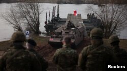Fransız hərbçiləri Polşada "Sabit Müdafiəçi 2024" təlimlərində.