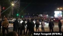 18-майга караган түнү Бишкекте чогулгандар 