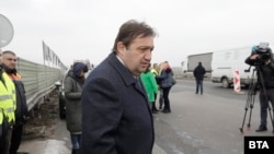 Служебният министър на регионалното развитие Иван Шишков по време на проверка на Северната скоростна тангента на София, 28 февруари 2023 г.