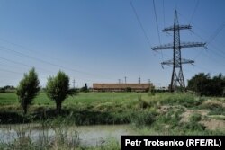 Сырдарья в районе Фархадской ГЭС. Согдийская область Таджикистана, 15 июня 2024 года