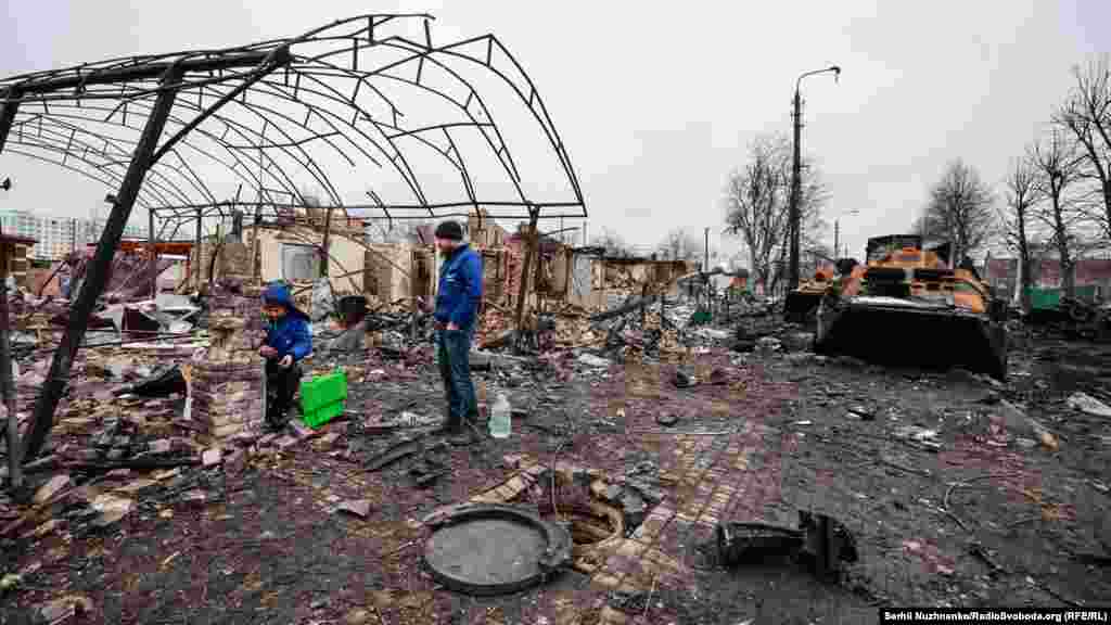 За рік Вокзальну не впізнати – американська некомерційна організація Global Empowerment Mission (GEM) спільно з партнерами та владою відремонтували 110 будинків, у близько 20 з них провели більш значні ремонтні роботи, практично всюди відновили вікна й дахи. Але найголовніше, що 12 повністю зруйнованих будинків були відбудовані з нуля
