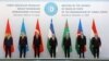 Sammit gatnaşyjylaryň bilelikde surata düşmekleri bilen başlandy.
