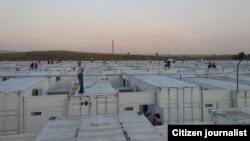 Несколько постояльцев карантинного лагеря «Уртасарай» в Ташкентской области, 8-9 июля забравшись на крыши контейнеров, кричали, требуя выпустить их на волю.