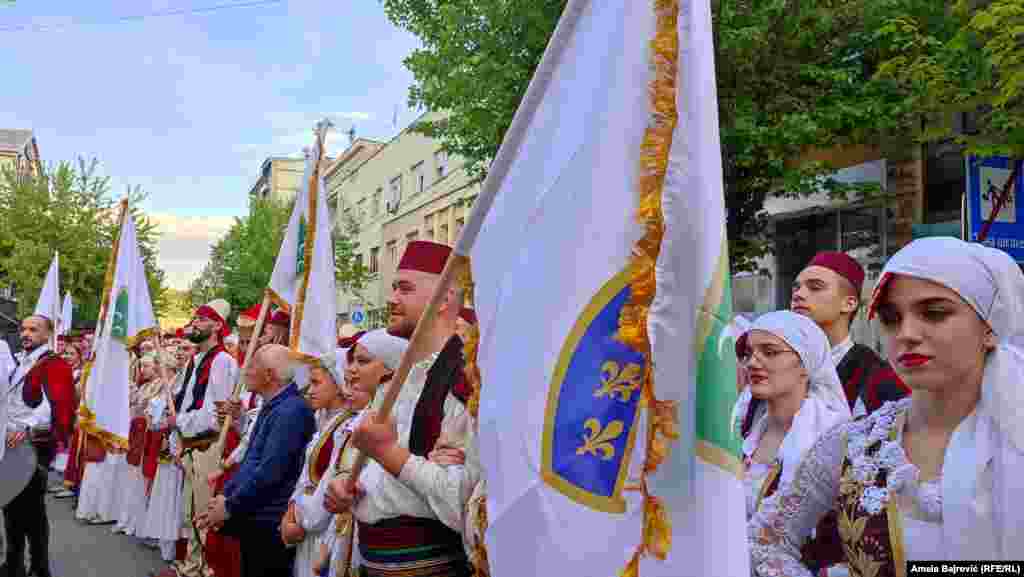 Ovaj praznik je neradni dan u sandžačkim opštinama, a na zgradama i u prostorijama lokalnih organa, uz državne simbole, ističu se i simboli bošnjačke nacionalne zajednice.