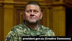 За словами Валерія Залужного, важкі бої ведуться на рубежі Сватове-Кремінна, а також у напрямку Лисичанська