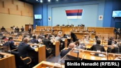Sjednica Narodne skupštine Republike Srpske na kojoj je usvojen Zakon o lijekovima i medicinskim sredstvima RS, koji predviđa osnivanje entitetske agencije za lijekove, 20. oktobar 2021.