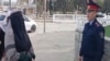 Дин мыйзамы: Жүзүн жапкандар мекемелерге киргизилбейт