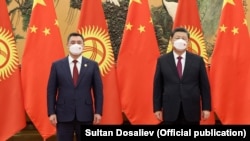 Садыр Жапаров жана СИ Цзинпин. Бээжин. 2022-жыл.