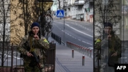 Порожні вулиці Києва – з 17:00 суботи до 8:00 понеділка в столиці діє комендантська година
