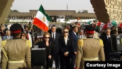 فرح پهلوی در کنار جهان سادات، همسر انور سادات