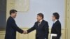 Спеціальний представник уряду Китаю з питань Євразії Лі Хуей (л), архівне фото