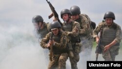 Навчання українських військових на Яворівському полігоні. Червень 2016 року
