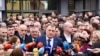 Milorad Dodik sa pristalicama ispred Suda BiH, Sarajevo (fotoarhiv)