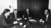 Goran Milić, Kemal Kurspahić, Milenko Voćkić i Nenad Pejić u danu kad su izišli pred javnost s posljednjim apelom za mir u proljeće 1992. (Arhivski snimak)