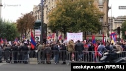 Франция - Акция протеста представителей армянской диаспоры в Париже, октябрь 2020 г.