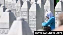 U Memorijalnom centru Srebrenica - Potočari do sada je ukopano 6.610 žrtava genocida. Još uvijek se traga za više od 1.000 nestalih Srebreničana