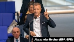 Європарламент зазначає, що заслухав позицію Петра Бистрона в лютому 2025 року (архівне фото)