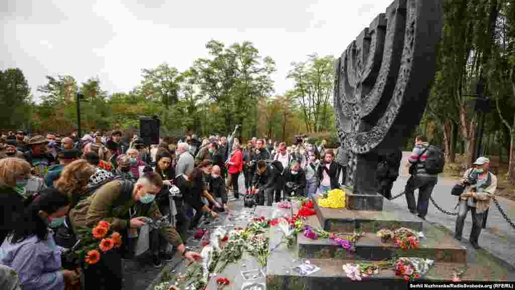 Участь у ході, яка розпочалася від кінотеатру «Київська Русь» і відбувається у столиці вп’яте, взяли кілька сотень людей