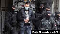 Nakon hapšenja Veljka Belivuka, 4. februara 2021. godine (na fotografiji), koji je u medijima opisivan kao blizak “kavačkom” kriminalnom klanu, pronađena je kod pripadnika grupe i snajperska puška, sa municijom.
