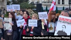 ბათუმში ევროპის მოედანზე მზია ამაღლობელის გათავისუფლების მოთხოვნით მორიგი აქცია დაიწყო