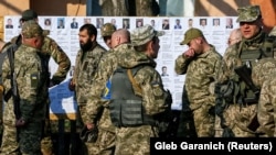Виборча дільниця біля лінії фронту, де голосують українські військові, які беруть участь в ООС. Село Зайцеве Бахмутського району Донецької області, 31 березня 2019 року 