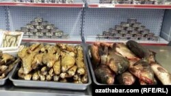Aşgabatdaky “Türkmenbalyk” söwda merkezi 