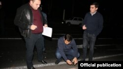 Следователи работают на месте преступления (фотография Следственного комитета)