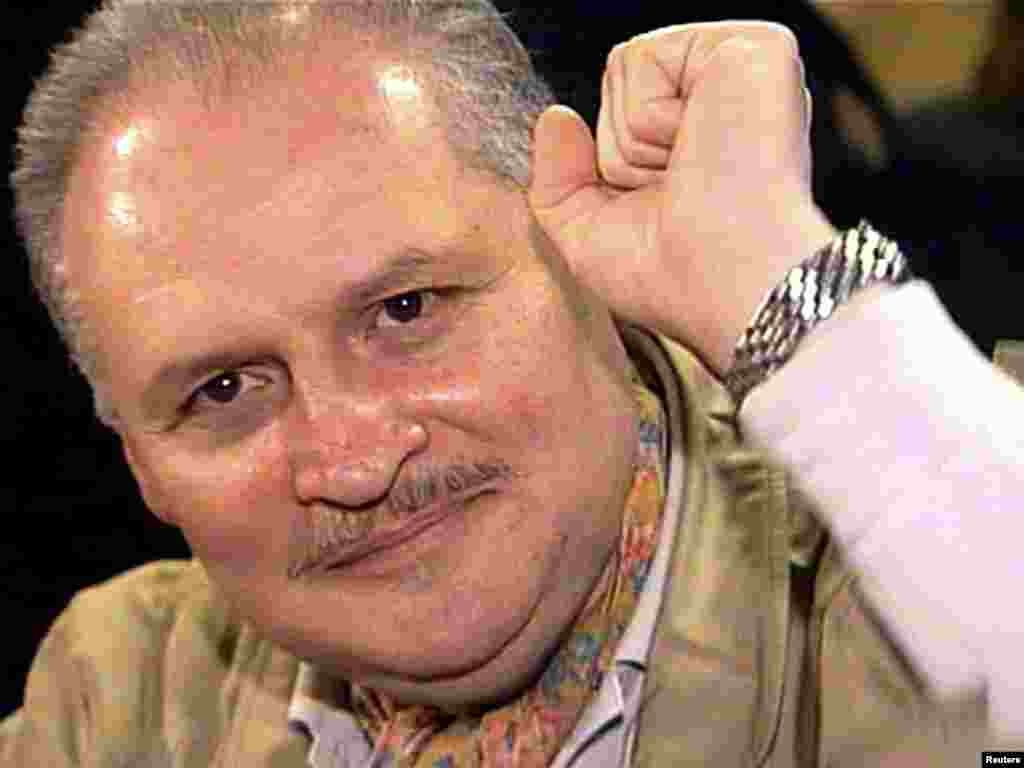 Ильич Рамирес Санчес, Карлос Шакал, во время суда во Франции 28 ноября 2000 года. &quot;Шакал&quot; назвал несколько терактов кодовым словом &quot;танго&quot;. &quot;Танго в Мюнхене&quot; относилось к штаб-квартире РСЕ/РС. В нем активно участвовали несколько человек, но, как замечает Каммингз, вряд ли кто-то когда-нибудь понесет за это наказание. Сам Карлос Шакал отбывает пожизненное заключение за другие теракты. Немец Йоханнес Вейнрих из &quot;Революционных ячеек&quot; отбывает наказание за взрыв французского культурного центра в Западном Берлине в 1983 году. Швейцарец Бруно Брегет, который и нажал на детонатор бомбы в Мюнхене, был арестован во Франции в 1982 году, но вскоре отпущен. В 1995 году он исчез.&nbsp;Один из принимавших участие в теракте баскских террористов умер на Кубе.&nbsp;Личность еще одного не была установлена. Румынский генерал, который дал приказ о теракте, умер. Румынского офицера разведки, который координировал группу, тоже уже нет в живых.&nbsp; &nbsp;&nbsp