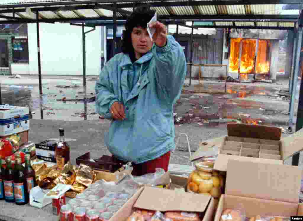 Ratni market na Ilidži, pod kontrolom bosanskih Srba, 9. mart 1996, tri dana prije nego što su snage Armije BiH preuzele ovo sarajevsko prigradsko naselje. 