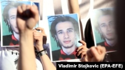 Slika Davida Dragičevića na protestu na kojem su građani zatražili pravdu za ovog nastradalog mladića