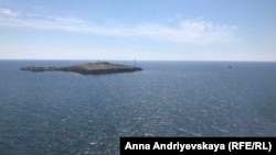 Раніше Держприкордонслужба повідомила, що острів Зміїний захоплений російськими військами, а з прикордонниками немає звʼязку