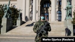 Vojnici ispred Skupštine Srbije (16. mart)
