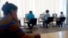 В Лебапе многие люди, плохо говорящие по-английски, пользуются услугами визовых и переводческих центров для оформления заявлений. (Иллюстративное фото)