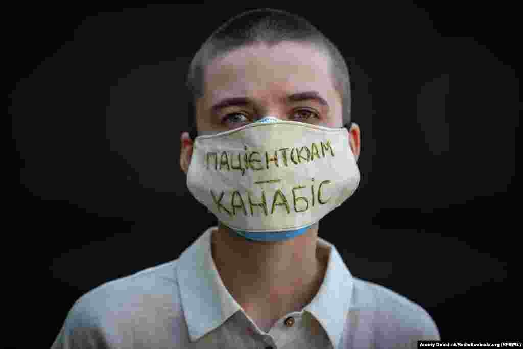 Основна вимога – узаконити контрольований обіг канабісу та його похідних для потреб медицини та науки