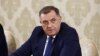 Pripadnici SIPA-e i policije RS-a ispred zgrade Vlade RS-a u Istočnom Sarajevu, BiH, 23. aprila 2025.