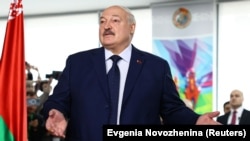Олександр Лукашенко на виборчій дільниці під час президентських виборів. Мінськ, 26 січня 2025 року