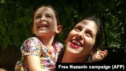 نازنین زاغری رتکلیف در فروردین ۱۳۹۵، زمانی که همراه دختر خردسالش به ایران سفر کرده بود بازداشت شد.