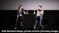 Юлія Сандамірская (зьлева), фота з прыватнага архіву