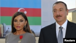 Илхам Алиев жубайы Мехрибан Алиева менен