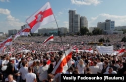16 жніўня 2020 году каля стэлы ў Менску, архіўнае фота