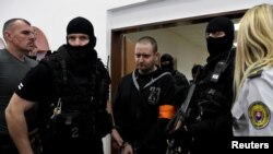 Мирослав Марчек се призна за виновен в убийството на Ян Куциак по време на заседание на специализирания съд в понеделник