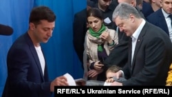 Володимир Зеленський і Петро Порошенко –другий тур президентських виборів, 21 квітня 2019 року 