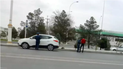 Türkmenistanyň käbir sebitlerinde ýol gözegçiligi güýçlendirildi, sürüjilerden COVID-19 synagynyň netijesi talap edilýär