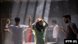 نمایی از فیلم «جماعت»