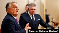 Macarıstan baş naziri Viktor Orban və Slovakiya baş naziri Robert Fitso