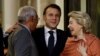 Francuski predsjednik Emmanuel Macron (u sredini), predsjednik Evropskog vijeća Antonio Costa i predsjednica Evropske komisije Ursula von der Leyen, u Parizu, Francuska, 17. februara 2025.